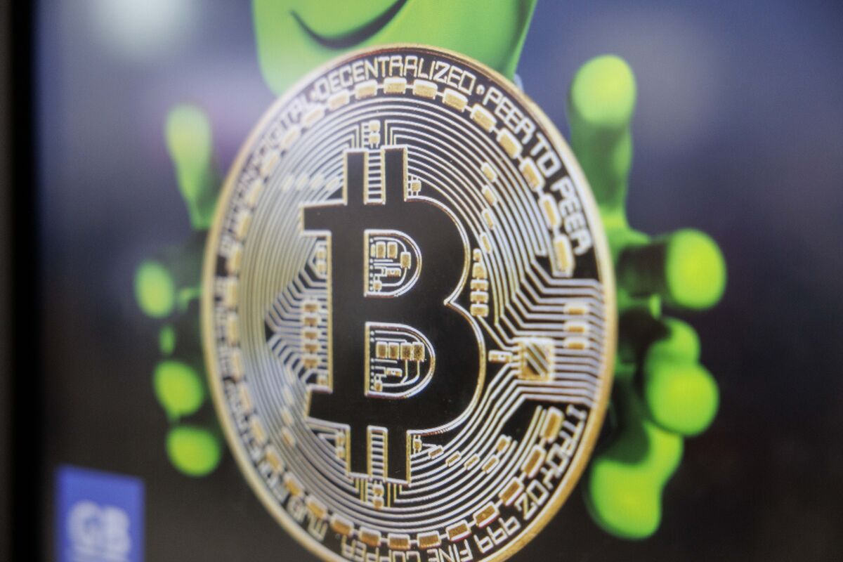 Bitcoin hụt hơi sau nửa đầu năm rực sáng