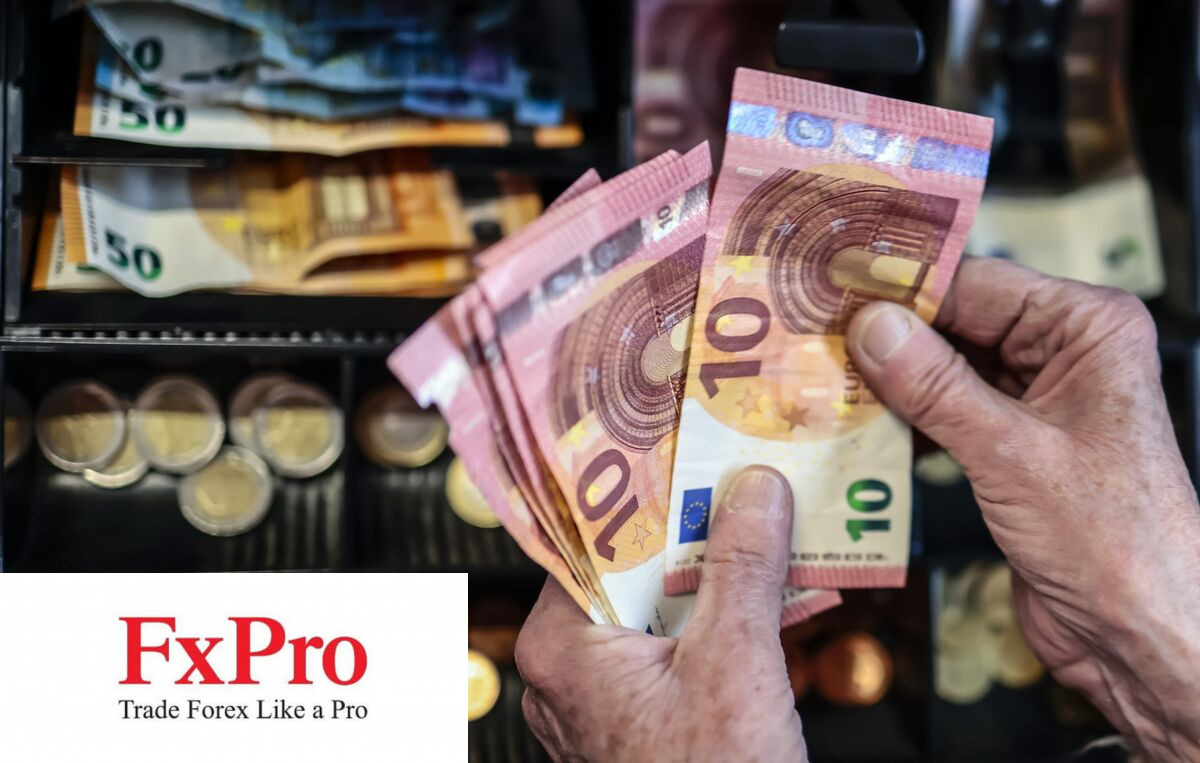 EUR chạm mức thấp nhất năm 2023 trước áp lực từ USD