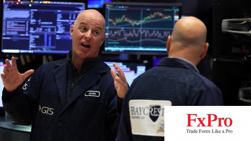 Dow Jones, S&P 500 giảm ngày thứ ba liên tiếp khi nhà đầu tư không còn tự tin về triển vọng lãi suất