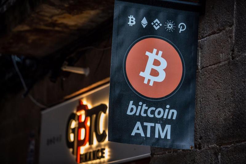 Bitcoin bị vùi dập khi Thượng nghị sĩ Warren tiết lộ dự luật "phá hủy" tiền điện tử