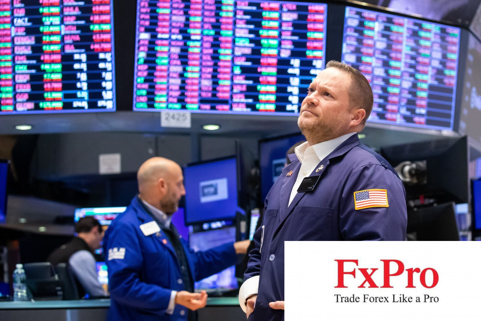Phố Wall lấy lại sắc xanh sau phiên bán tháo, Dow Jones tăng hơn 350 điểm