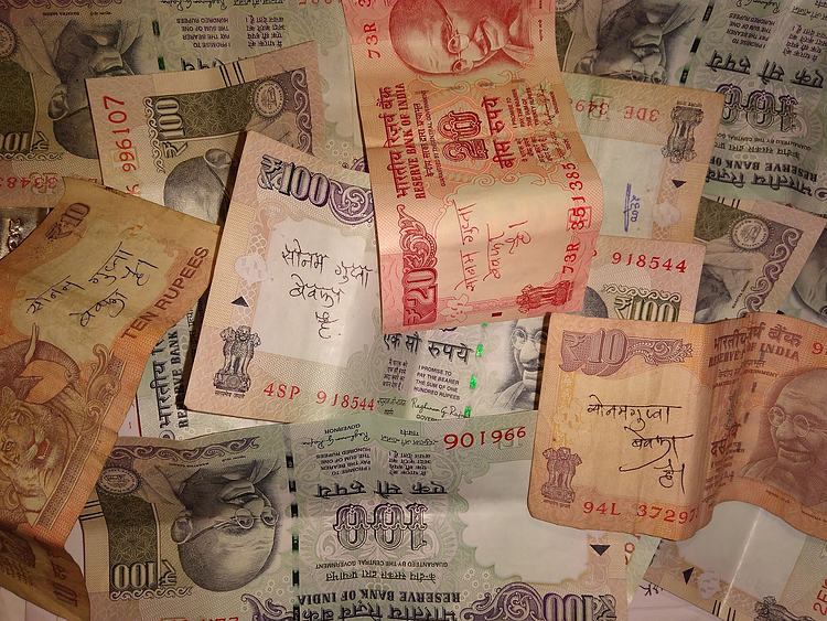 USD/INR: Biến động ngày càng co hẹp như đang báo hiệu một điều gì đó rất lớn sắp xảy đến