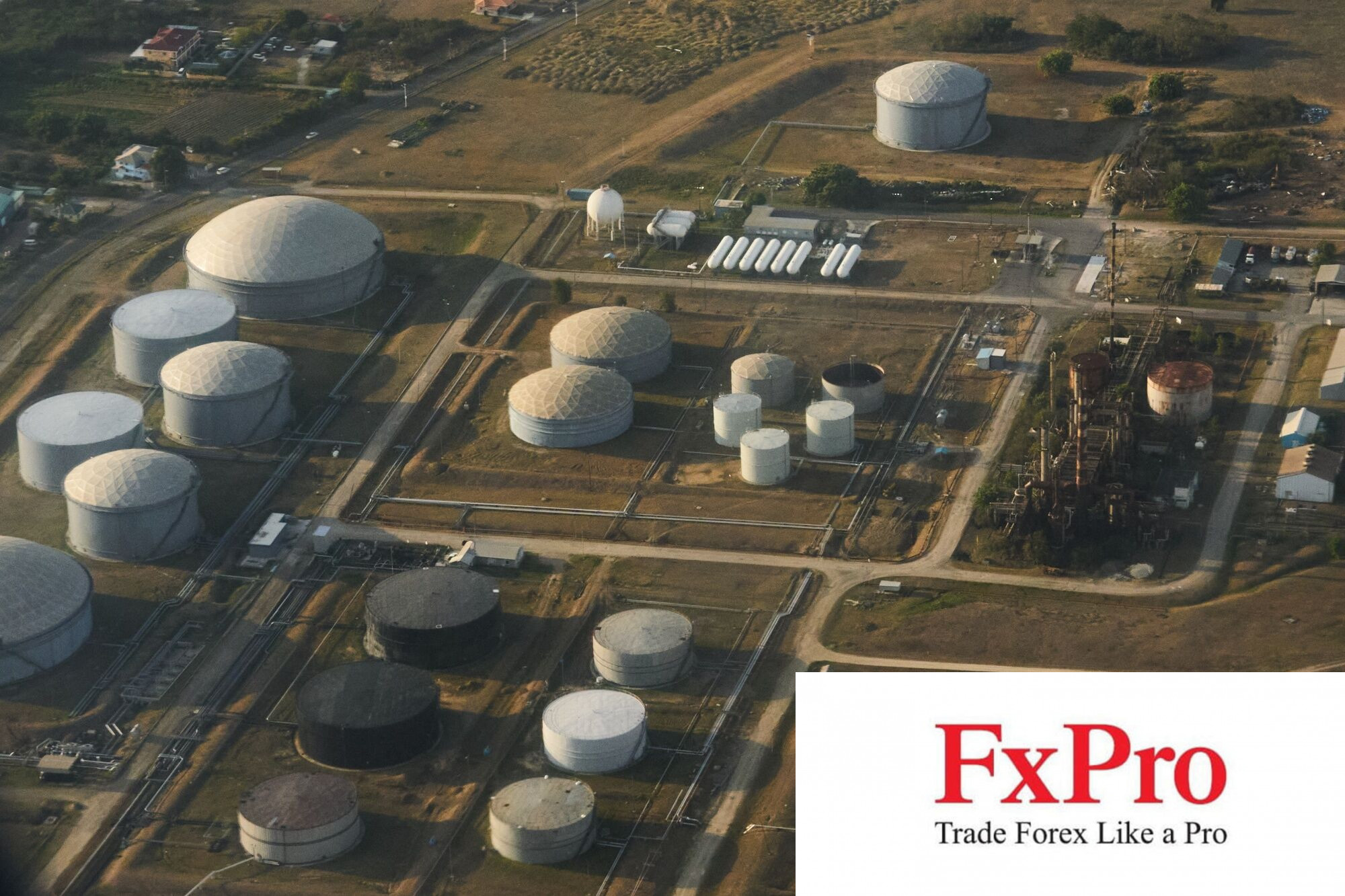Giá dầu tiếp tục tăng khi căng thẳng địa chính trị leo thang trước cuộc họp OPEC+ Giá dầu tiếp tục tăng khi căng thẳng địa chính trị leo thang trước cuộc họp OPEC+