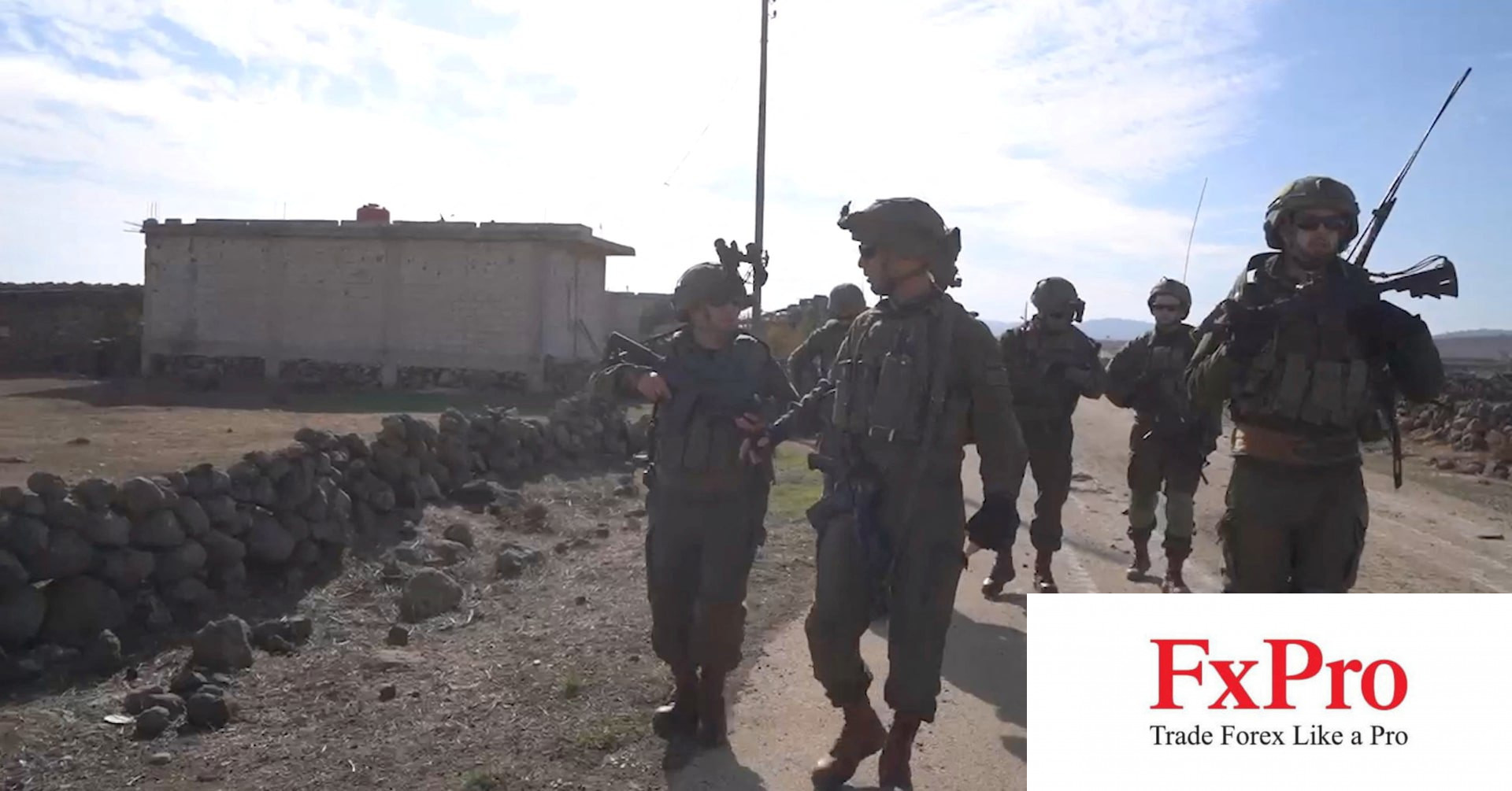 Israel tuyên bố phá hủy phần lớn kho vũ khí chiến lược của Syria trong đợt không kích quy mô lớn