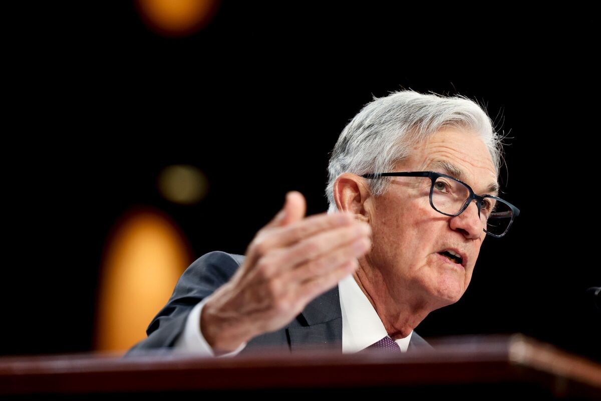 Chủ tịch Powell khẳng định Fed sẽ không vội cắt giảm lãi suất