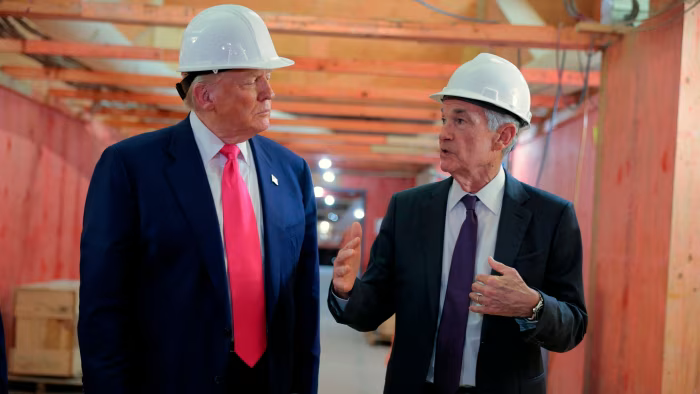 Donald Trump đã đến thăm trụ sở của Fed